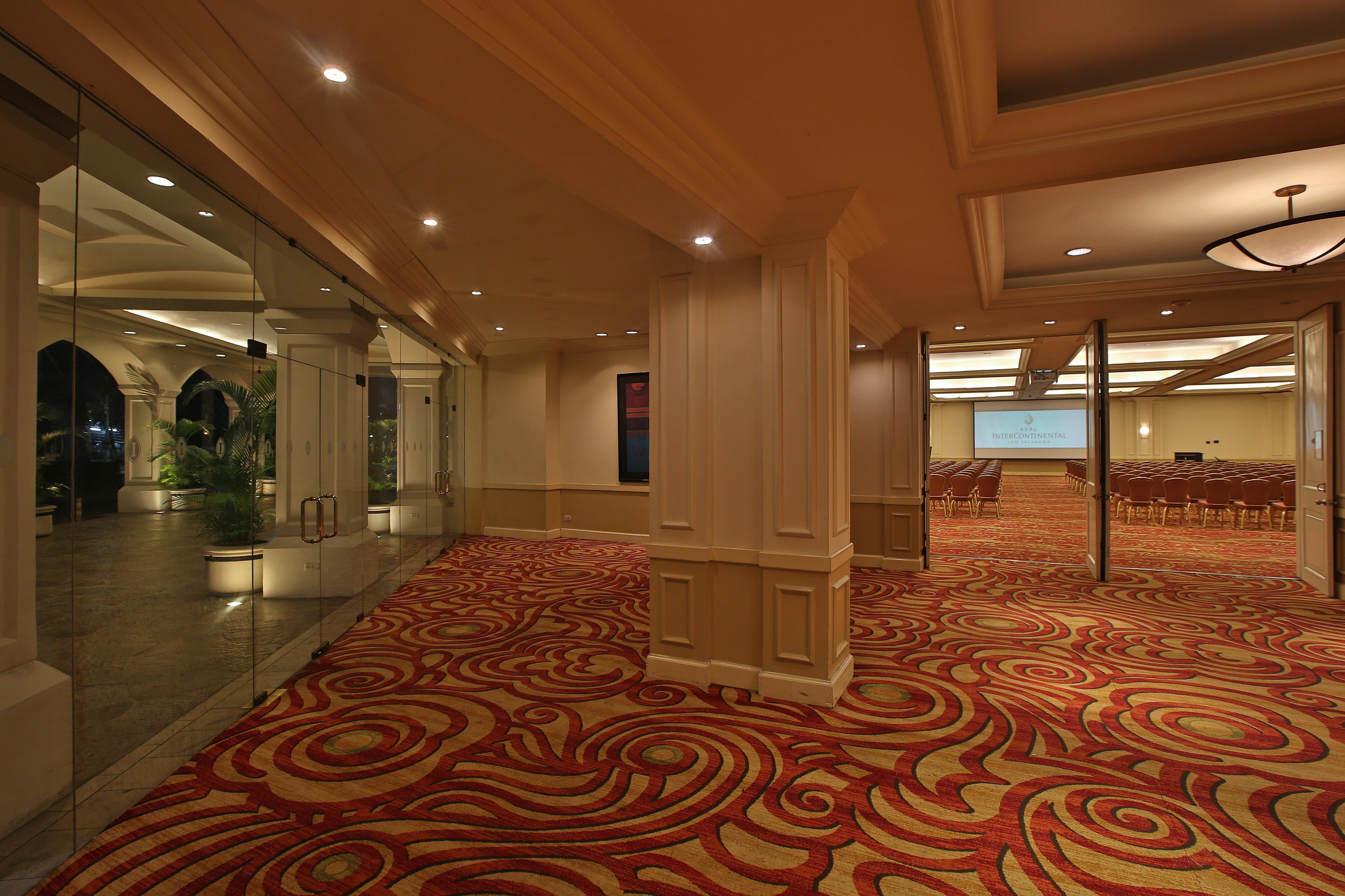 Real Intercontinental San Salvador By Ihg Hotel Bagian luar foto