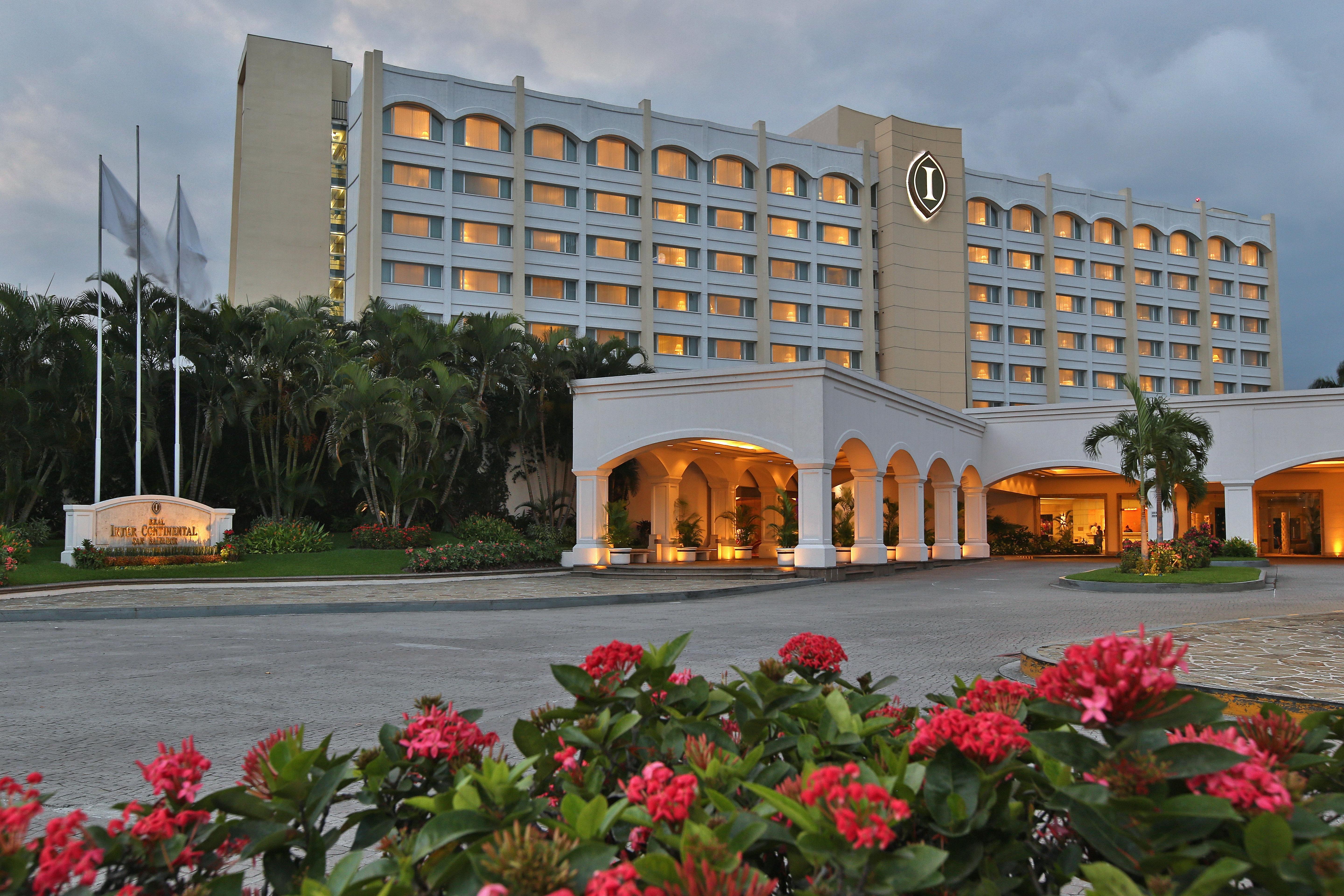 Real Intercontinental San Salvador By Ihg Hotel Bagian luar foto