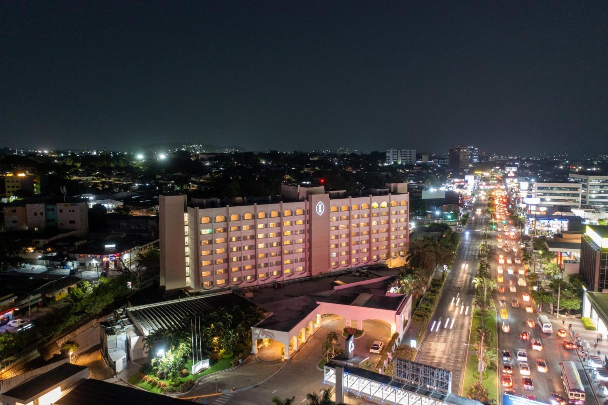 Real Intercontinental San Salvador By Ihg Hotel Bagian luar foto