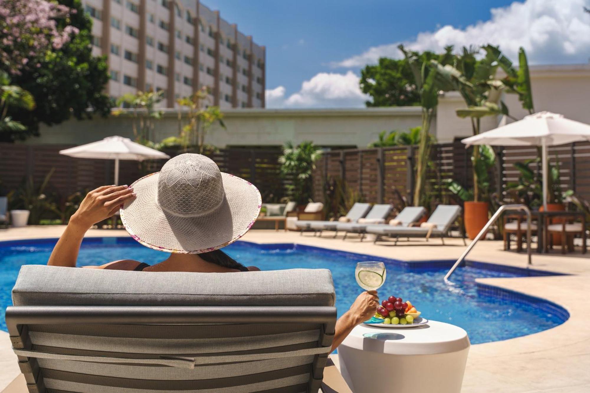 Real Intercontinental San Salvador By Ihg Hotel Bagian luar foto